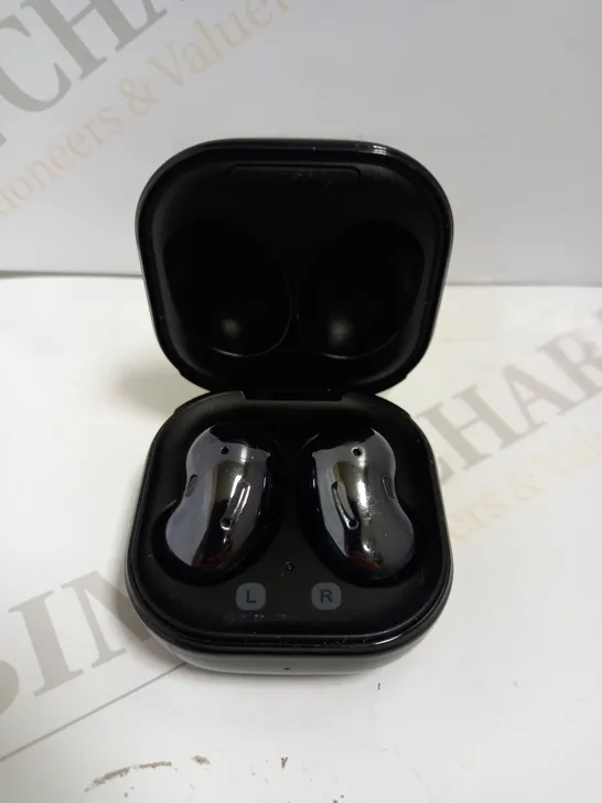 SAMSUNG TRUE WIRELESS EARBUDS - BLACK