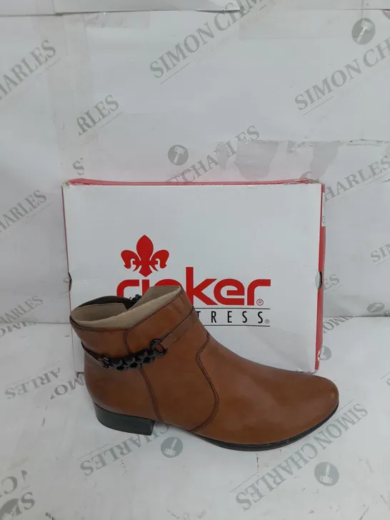 BOXED PAIR OF RIEKER LEATHER CHAIN DETAIL ANKLE BOOTS IN TAN SIZE 8