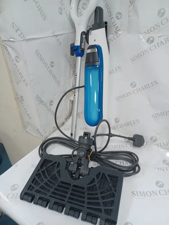 UNBOXED SHARK KLIK AND FLIP STEAM MOP