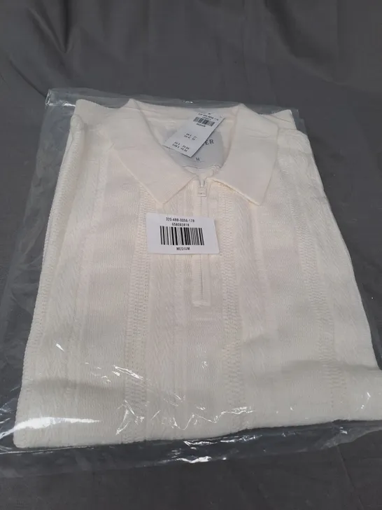 HOLLISTER CREAM HALF ZIP T-SHIRT SIZE M 