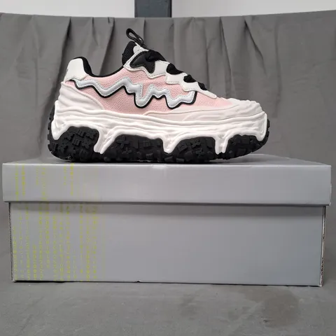 BOXED PAIR OF KOI LAYER CAKE CHUNKY TRAINERS IN WHITE/PINK UK SIZE 2