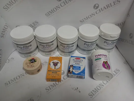 APPROXIMATELY 10 ASSORTED PET HEALTHCARE PRODUCTS TO INCLUDE, PAW BUTTER, PRO-FIBRE, JOINT CARE TABLETS ETC 