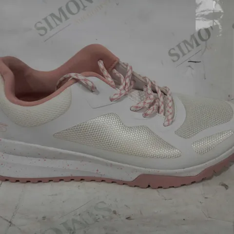 BOXED PAIR OF SKECHERS BOBS MEMORY FOAM SHOES IN WHITE/PINK UK SIZE 5.5