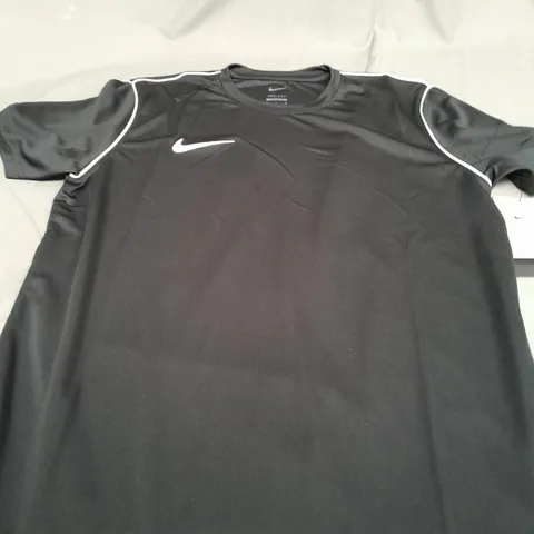 NIKE DRI FIT BLACK T-SHIRT - MEDIUM