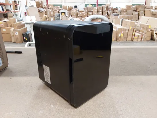 BOXED MINI FRIDGE - BLACK (1 BOX)