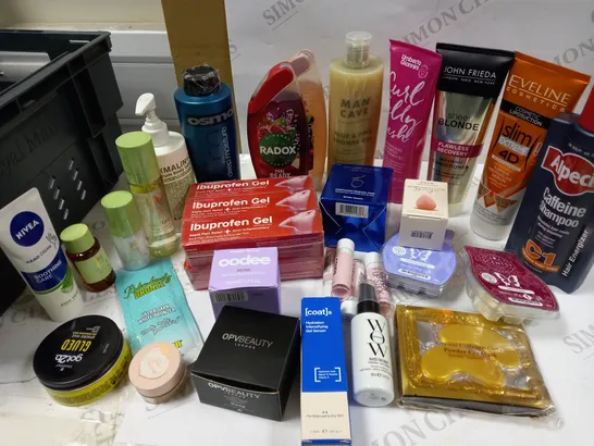 ASSORTMENT OF PREMIUM BRANDED HEALTH AND BEAUTY ITEMS APPROX. 30 ITEMS 