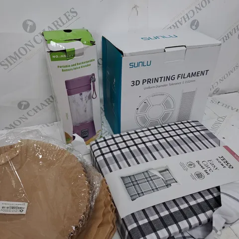 BOX OF APPROXIMATELY 10 ITEMS TO INCLUDE JUICE BLENDER, 3D PRINTER FILAMENT, DUVET SET ETC