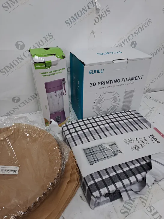 BOX OF APPROXIMATELY 10 ITEMS TO INCLUDE JUICE BLENDER, 3D PRINTER FILAMENT, DUVET SET ETC