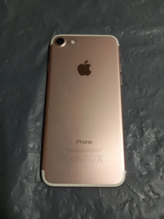 APPLE IPHONE 7 A1778 SMARTPHONE IN ROSE GOLD