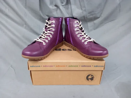 BOXED PAIR OF ADESSO DENVER BOOTS IN PLUM SIZE 7 