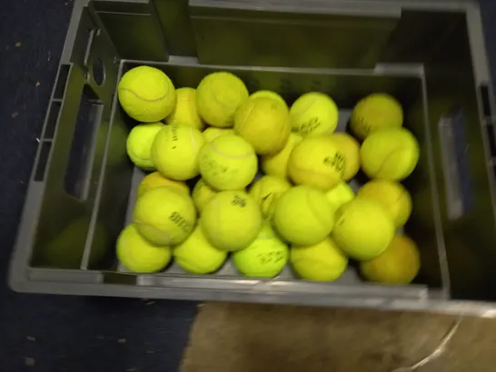 LOT OF ASSORTED HOUSEHOLD ITEMS TO INCLUDE MOP HEADS, DISPLAY FOLDERS AND TENNIS BALLS