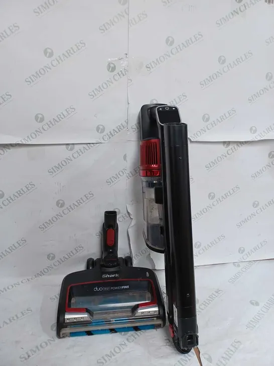 SHARK CORDLESS VACUUM IZ300UKT