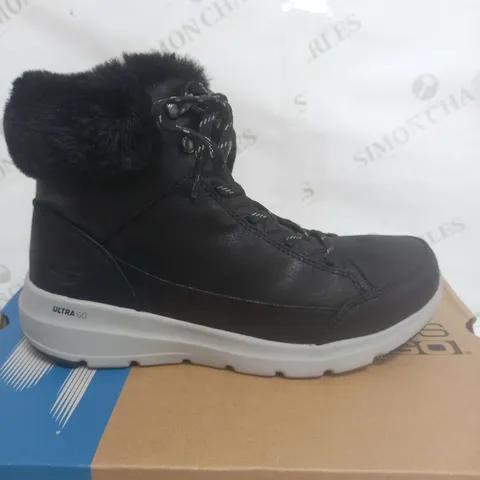 SKECHERS GLACIAL ULTRA BOOTS SIZE 4.5