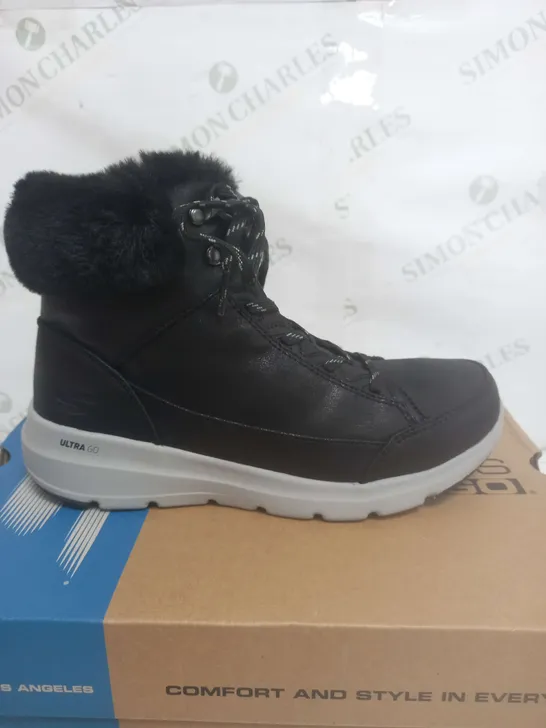 SKECHERS GLACIAL ULTRA BOOTS SIZE 4.5