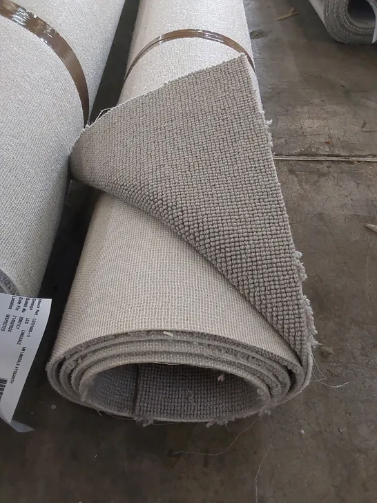 ROLL OF QUALITY ROMNEY FAIRFIELD CARPET // SIZE: APPROX 4 X 2.82m