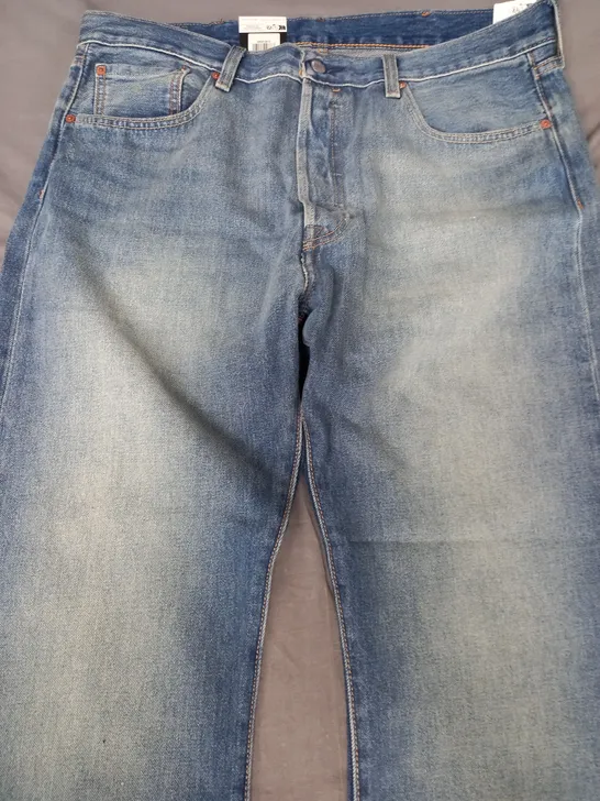 LEVI'S 501 ORIGINAL STRAIGHT LEG JEANS IN BLUE SIZE 38/32