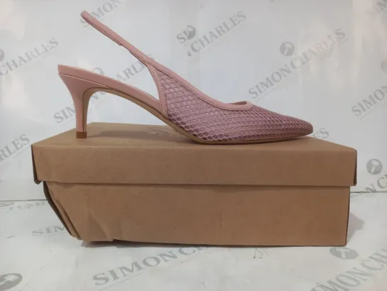 BOXED PAIR OF A/ANTHROPOLOGIE POINTED TOE LOW HEELED SHOES IN PINK EU SIZE 40