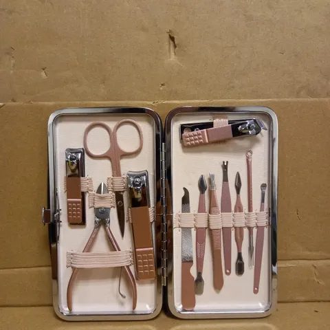 MANICURE SET & NAIL CLIPPER SET