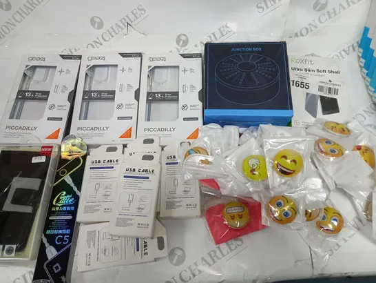 LOT OF ASSORTED MOBILE PHONE ACCESSORIES TO INCLUDE SCREEN PROTECTORS, GEAR4CASES, USB CABLES AND PHONE BRACKETS