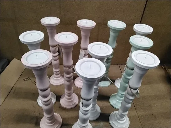 BOX CONTAINING 11 CANDLAAR CANDLE HOLDER PEDESTALS 