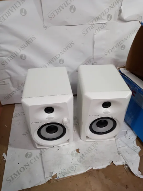 PIONEER DJ DM-40-W STUDIO MONITORS,WHITE,4 INCH