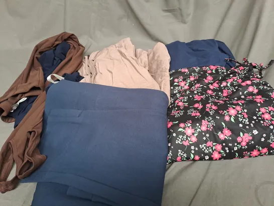 BOX OF APPROXIMATELY 15 ASSORTED CLOTHING ITEMS TO INCLUDE PANTS, DRESSES AND JUMPER