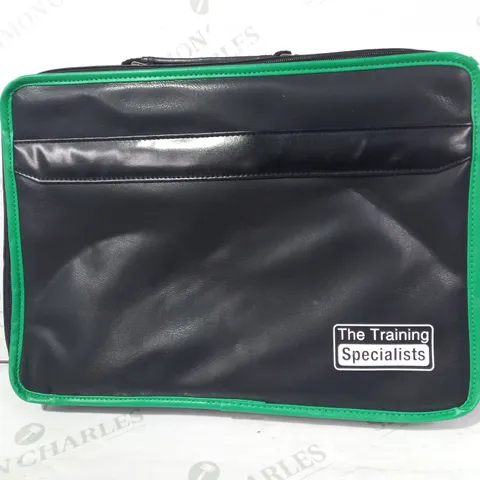 THE TRAINING SPECIALISTS LAPTOP CARRY CASE IN BLACK/GREEN