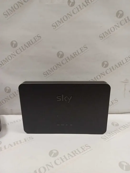 SKY Q BROADBAND HUB 4 DUAL BAND WIRELESS ROUTER