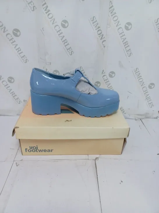 KOI FOOTWEAR LADIES BLUE PATENT CHUNKY HEEL MULES SIZE 8