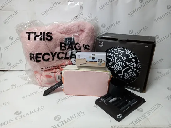 APPROXIMATELY 6 ASSORTED ITEMS TO INCLUDE TYPO KEITH HARING BASKETBALL SIZE 7, DISNEY MICKEY OVERSIZED HOODIE, TYPO GIGI CAMERA CROSS BODY BAG ETC.