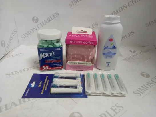 LOT OF APPROXIMATELY 20 ASSORTED HEALTH & BEAUTY ITEMS, TO INCLUDE SCALP BRUSH, BABY POWDER, EARPLUGS, ETC