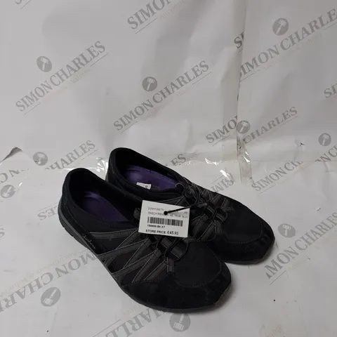 SKETCHERS UNBOXED REMEMBER ME TRAINERS BLACK SIZE 7 