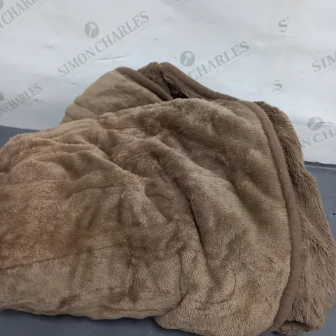 COZEE HOME VELVETSOFT HEATED THROW IN DARK TAUPE