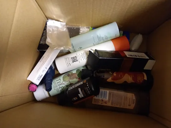 APPROXIMATELY 20 ASSORTED HEALTH AND BEAUTY PRODUCTS TO INCLUDE BIODERMA GENTLE CLEANSING GEL, WELLA COLORMOTION SHAMPOO, NIVEA AFTER SUN MOISTURISER 