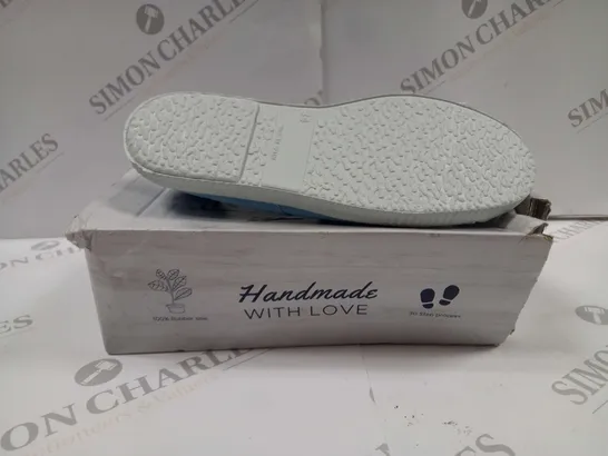 BOXED PAIR OF HAMPTON CANVAS PLUM WITH TOE CAP IN SEA BLUE UK SIZE 2