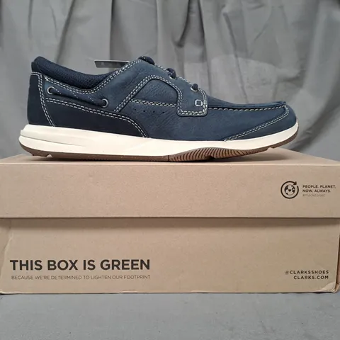 BOXED PAIR OF CLARKS SAILVIEW LACE SHOES IN NAVY UK SIZE 9