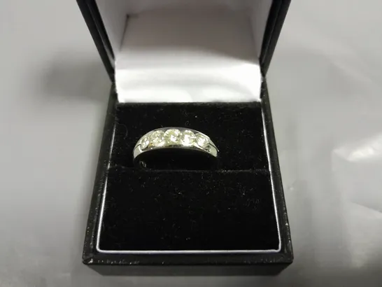 18CT WHITE GOLD FIVE STONE HALF ETERNITY RING GYPSY SET WITH NATURAL DIAMONDS