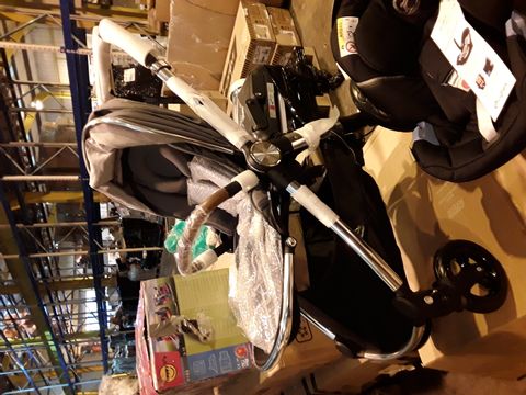 MAMAS & PAPAS PUSHCHAIR SET TO INCLUDE: OCARRO PUSHCHAIR, CYBEX ATON 5 CAR SEST, COLD WEATHER FOOTMUFF, CHANGING BAG, CUP HOLDER AND ADAPTOR