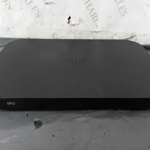 SKY Q BOX ES340D8