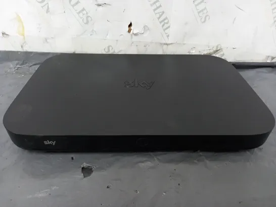 SKY Q BOX ES340D8