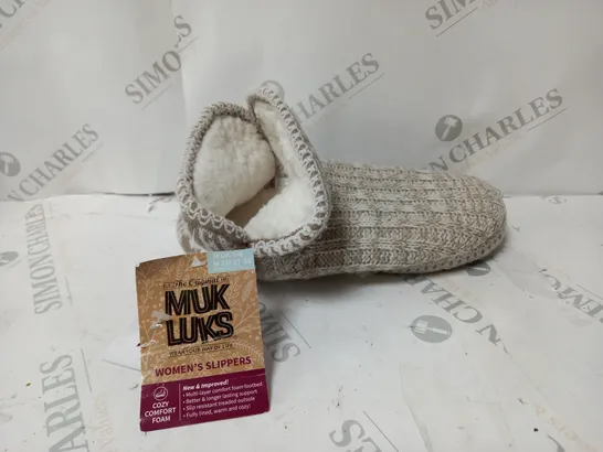 PAIR OF MUK LUKS LEIGH SLIPPER BOOTS TAN MEDIUM (SIZE 5-6)