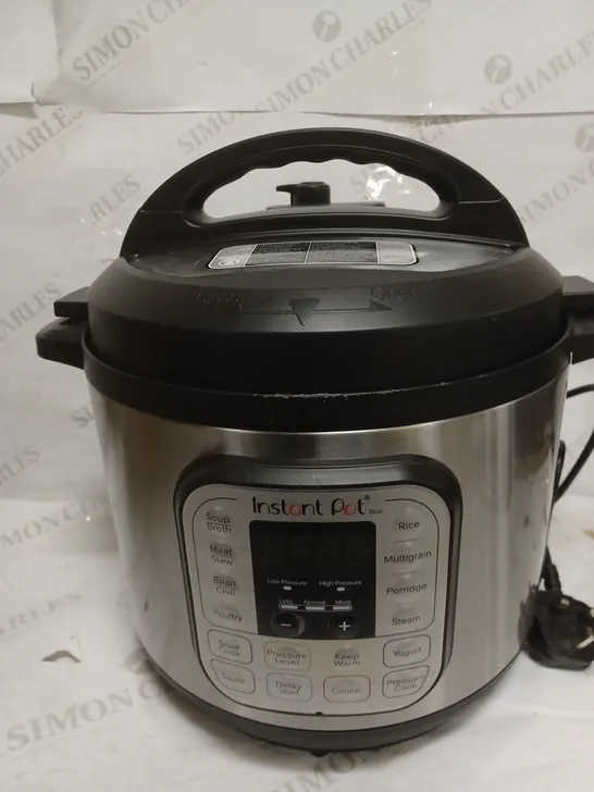 INSTANT POT DUO PRESSURE COOKER