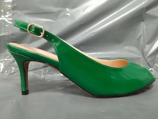 BOXED PAIR OF DESIGNER PEEP TOE HEELED SHOES IN GREEN EU SIZE 36