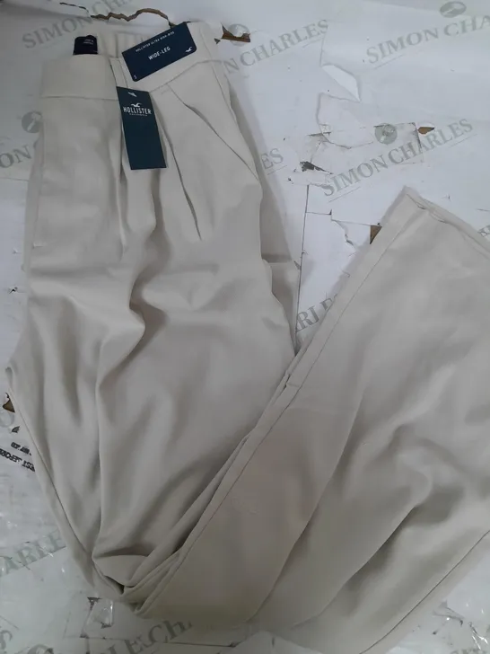 HOLLISTER WIDE LEG CRÈME FLARED PANTS - SIZE SMALL