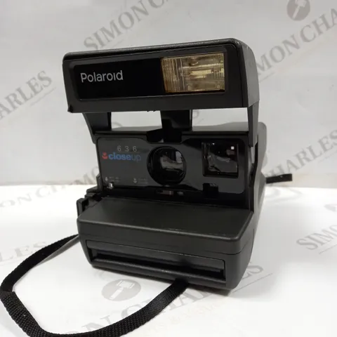 POLAROID 636 CLOSE UP CAMERA