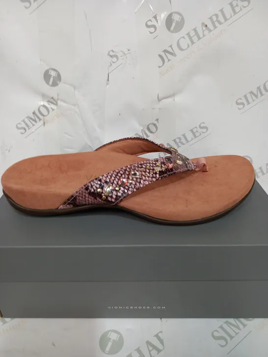 BOXED PAIR OF VIONIC SLIDER SANDALS  SIZE 6