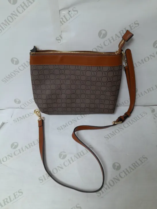 BESSIE LONDON CROSSBODY BAG IN BROWN 