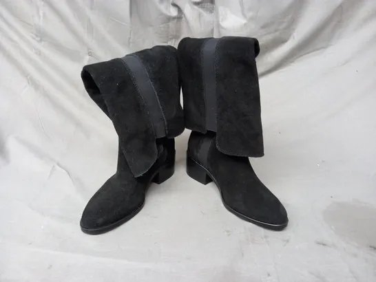 BOXED PAIR OF STEVE MADDEN GISELLE SUEDE KNEE-HIGH BOOTS IN BLACK EU SIZE 36