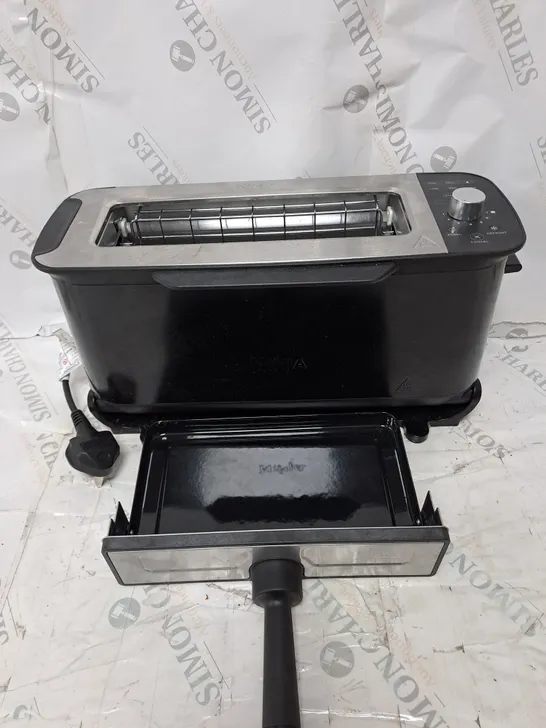 BOXED OUTLET NINJA 2 IN 1 TOASTER& GRILL ST100UK