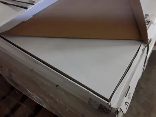 PALLET OF APPROXIMATELY 32 BOXES EACH CONTAINING 3 600×600MM BIANCO WHITE MARBLE FLOOR TILES